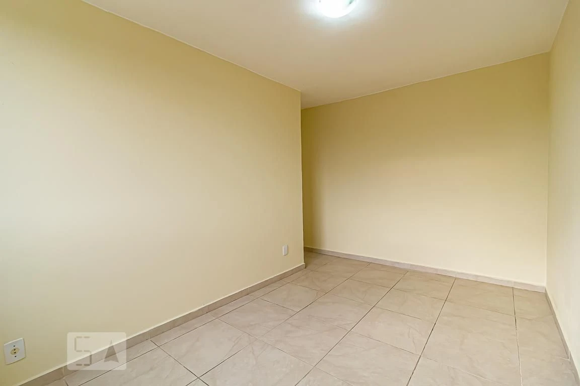 Unfurnished 2-bedroom apartment with a closed kitchen — photo 25