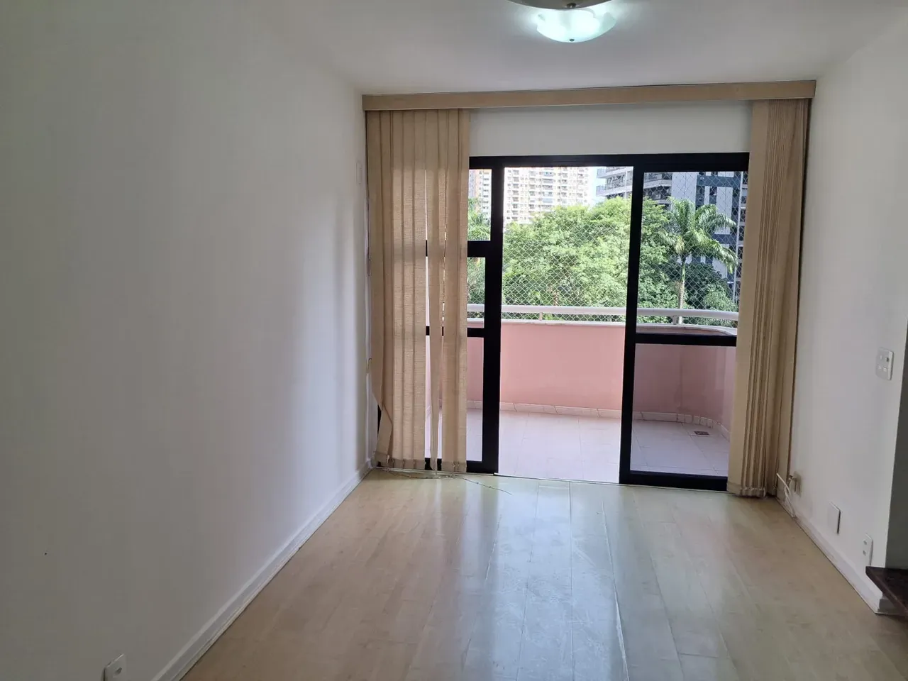 2-bedroom apartment with a grill on the balcony — photo 11