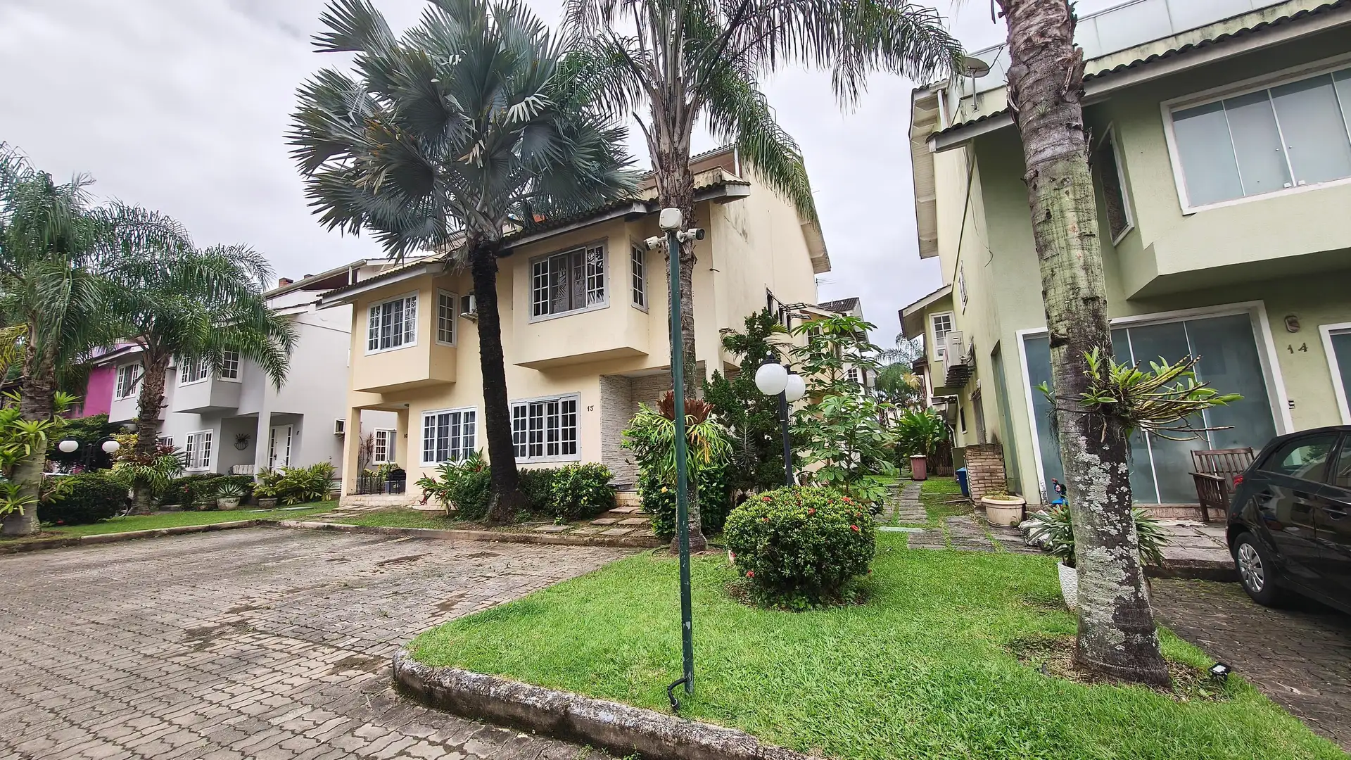 3-bedroom house with a walk-in closet in Rio de Janeiro — photo 50