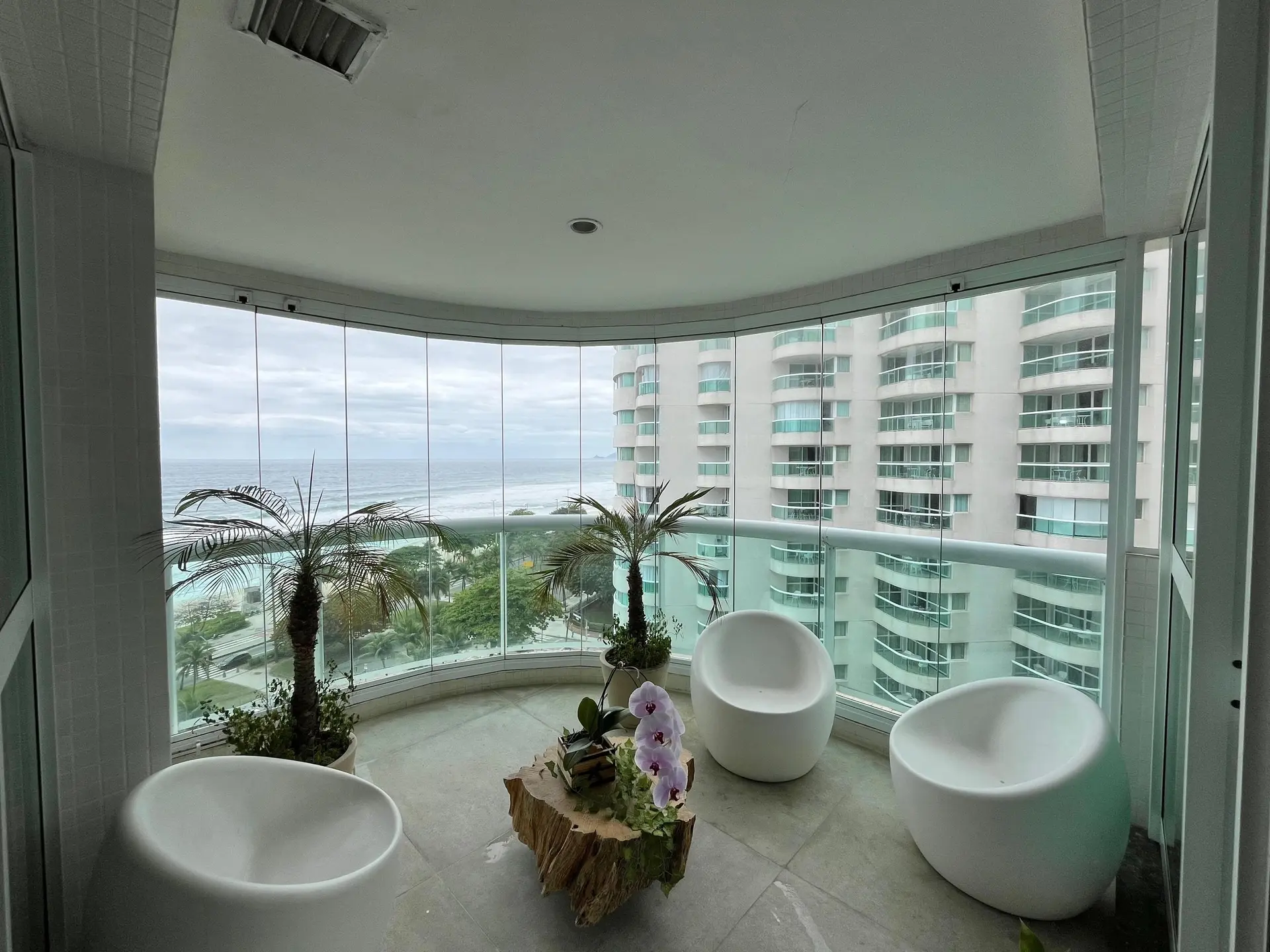 Furnished studio, 48 m², with a water view