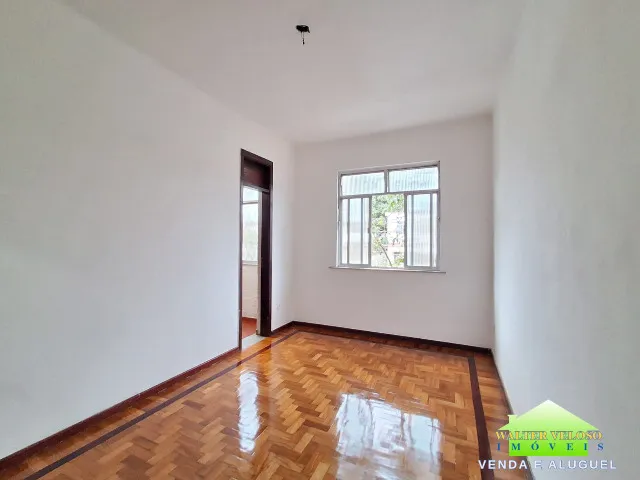 Wood or laminate floors in a 2-bedroom house, 80 m² — photo 2