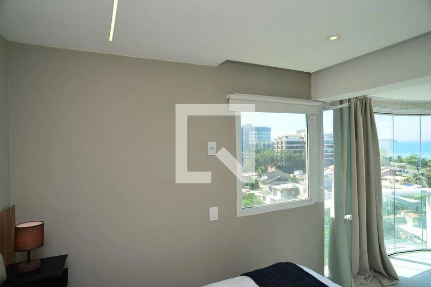 Furnished 1-bedroom apartment with glass-enclosed balcony — photo 16