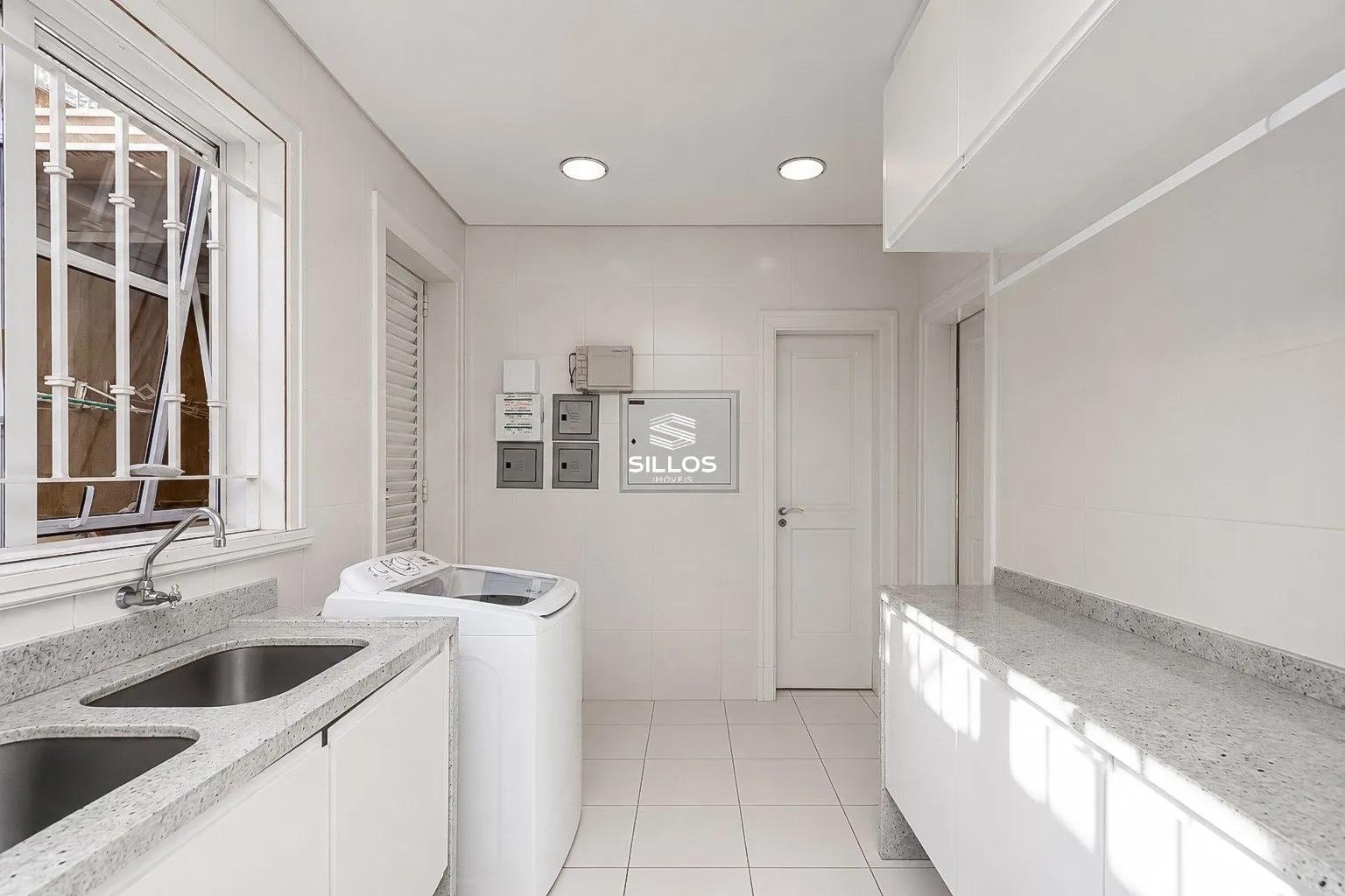 Rental house with 4 en-suite bedrooms and 7 baths — photo 54