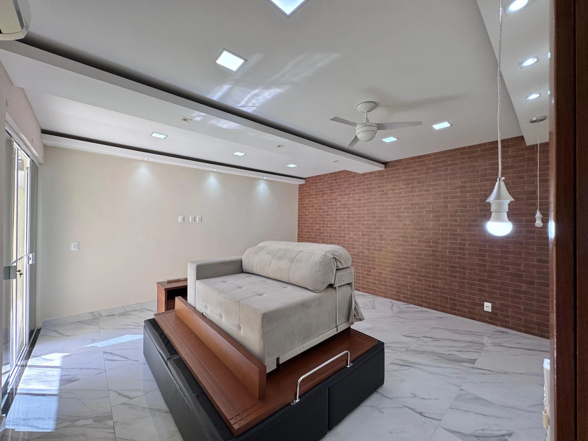 Apartamento amueblado de 4 dormitorios con jardín privado — photo 13