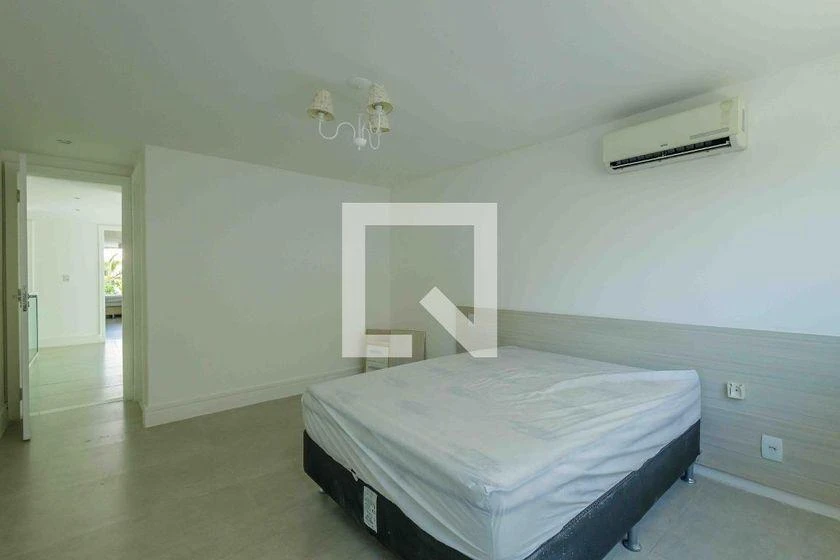 6-bedroom house with 470 m² and 7 parking spaces — photo 25