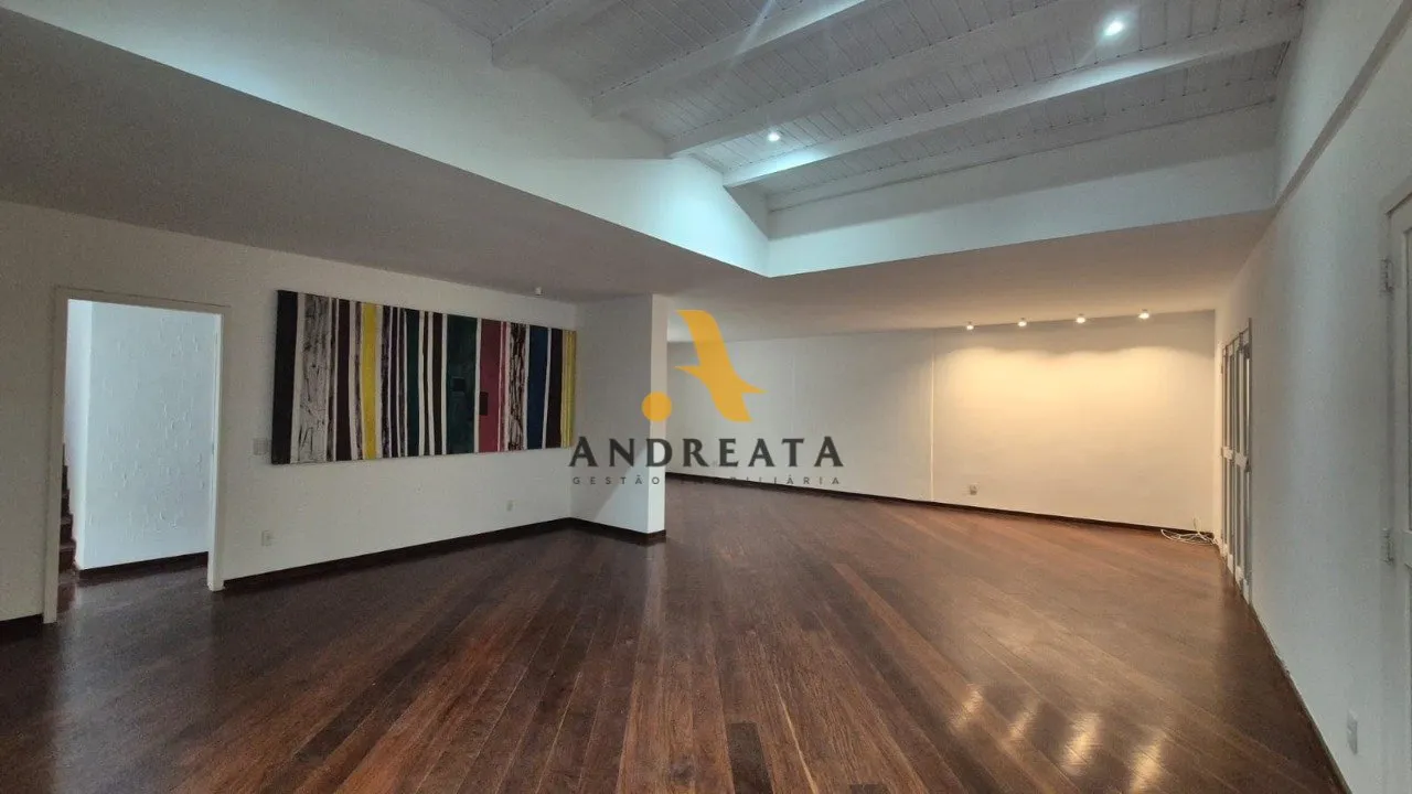 Unfurnished house with 5 bedrooms and 647 m² balcony — photo 19
