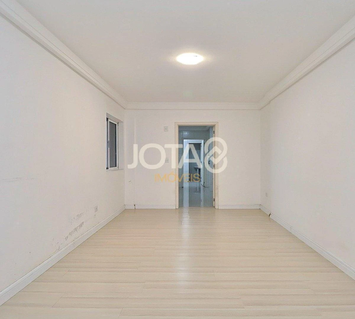 2-bedroom apartment with a glass-enclosed balcony — photo 15