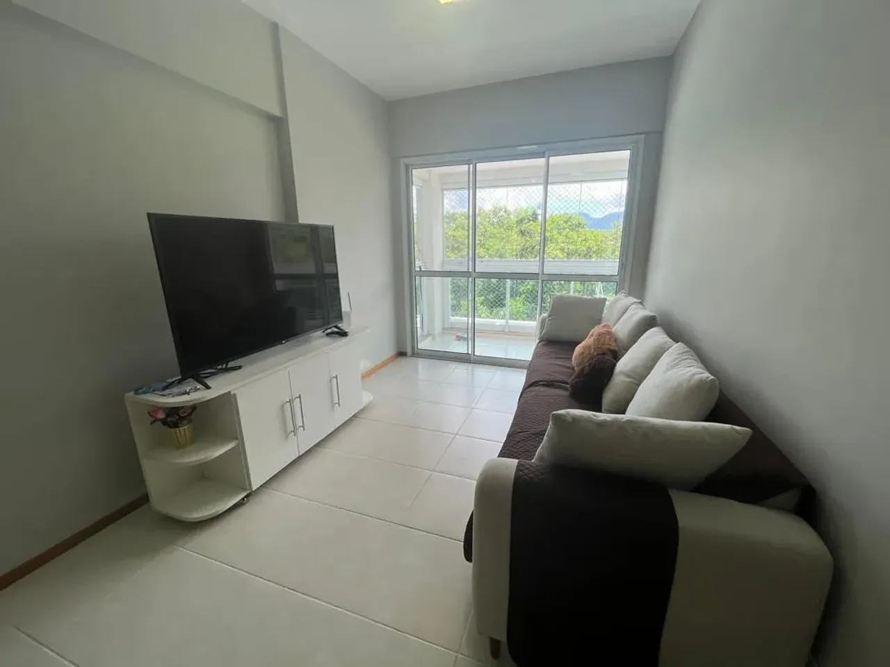 Apartamento mobiliado com 3 quartos e varanda de vidro — photo 19