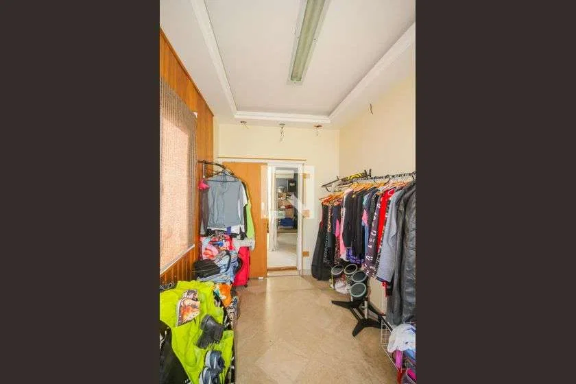 Furnished apartment, 230 m², with a walk-in closet — photo 45