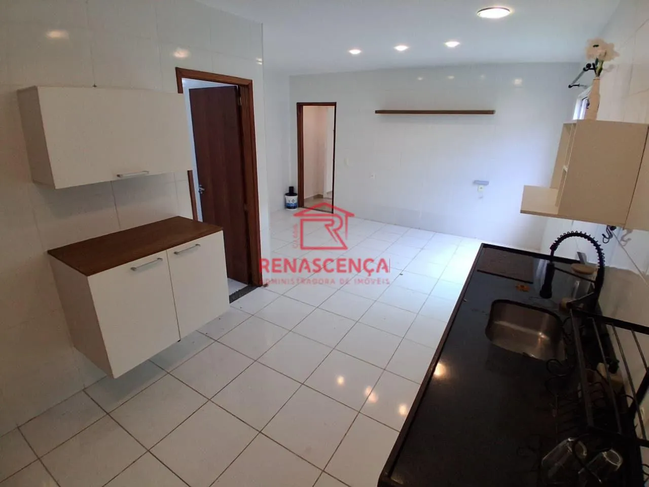 3-bedroom house, all with their own bathrooms, 180 m² — photo 21