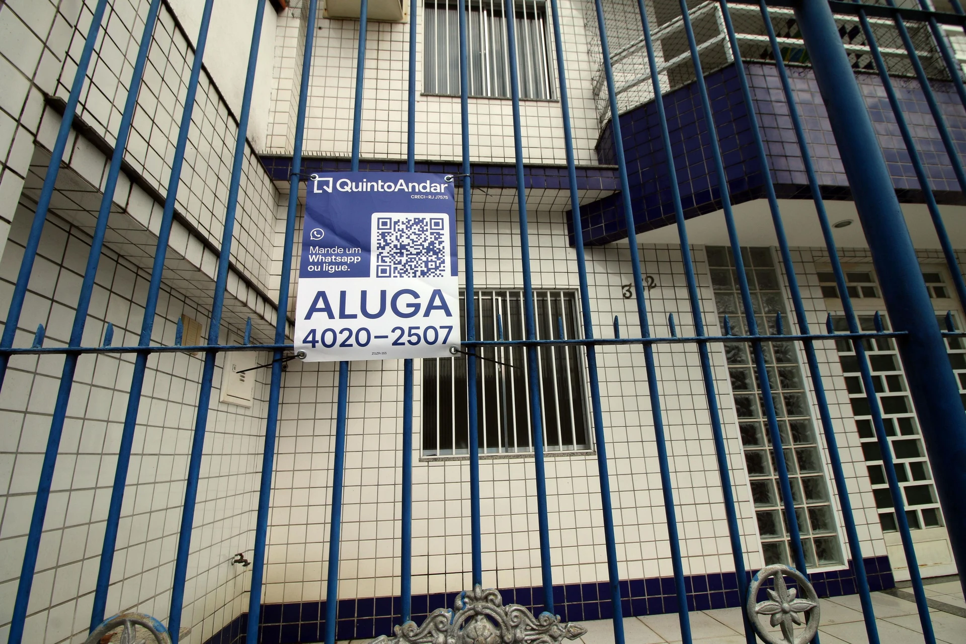 1-bedroom apartment with a balcony and laundry area — photo 25