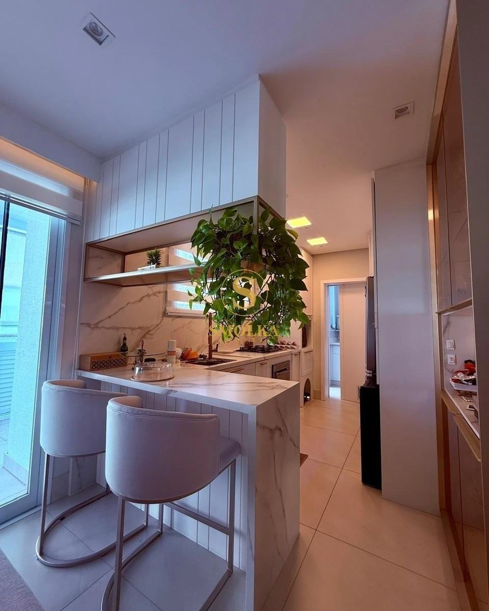 3-bedroom apartment with a grill on the balcony — photo 10