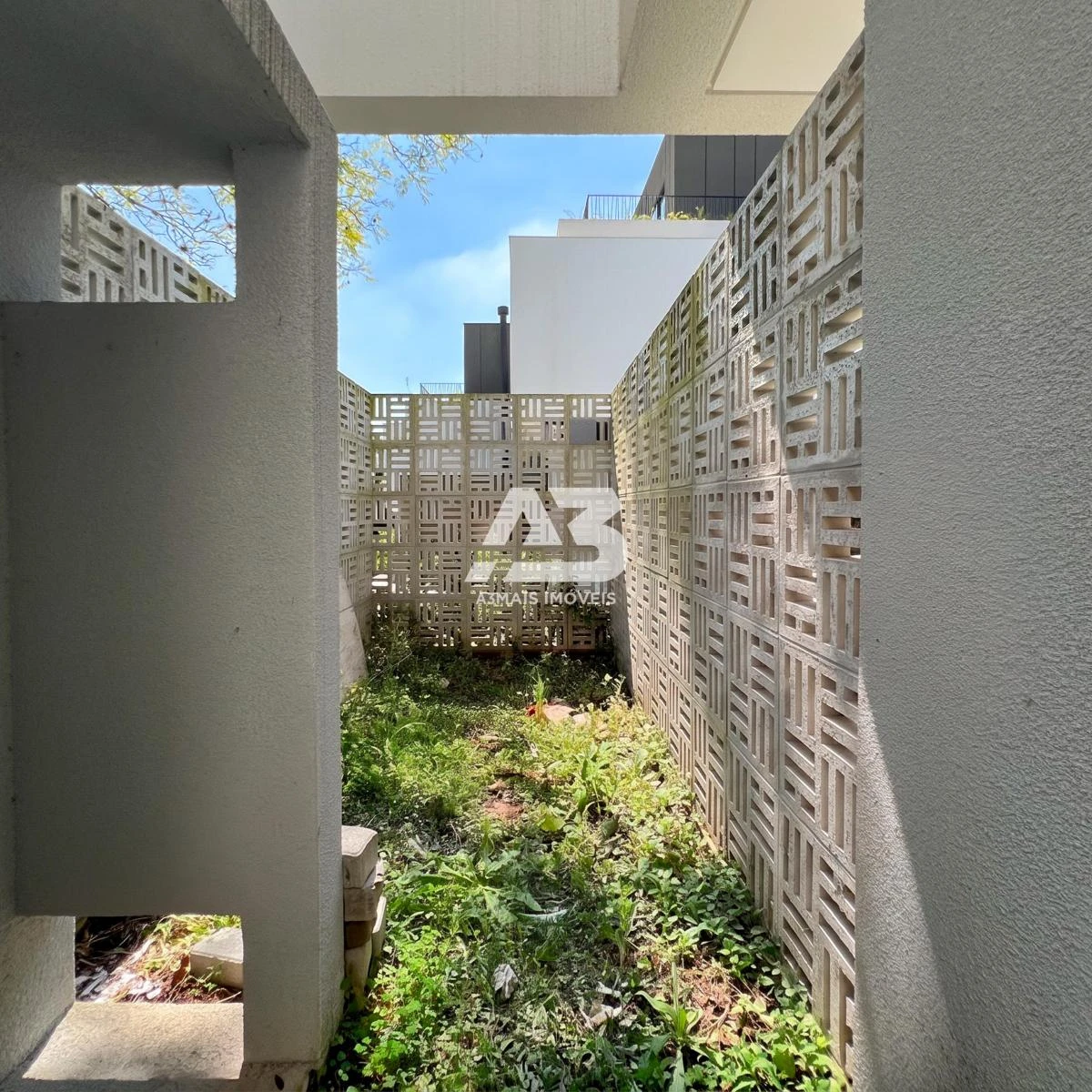 Floor-to-ceiling windows in a 3-bedroom house, 144 m² — photo 23