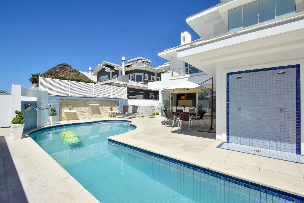Casa mobiliada com 4 suítes e piscina aberta — photo 64