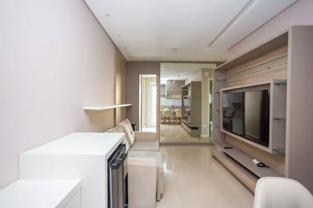 Furnished 1-bedroom apartment with an open kitchen — photo 4