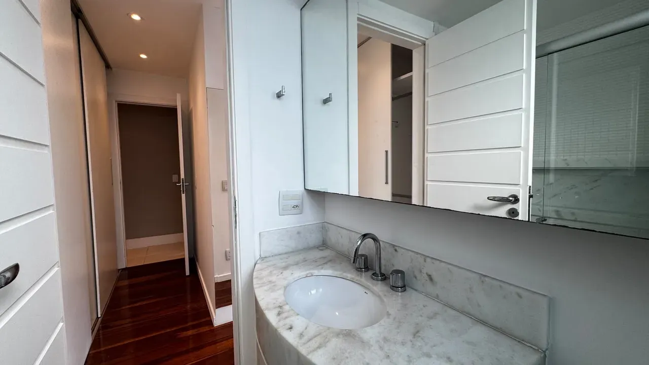 3-bedroom apartment in a building with a sauna — photo 8