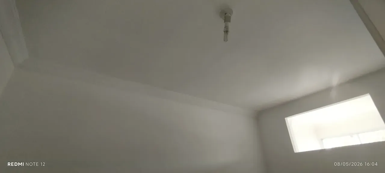 Unfurnished 1-bedroom apartment with floor-to-ceiling windows — photo 14