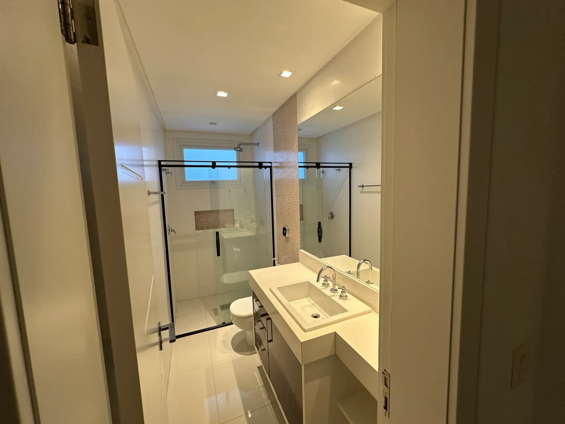 Casa mobiliada com 9 suítes e jacuzzi no prédio — photo 36