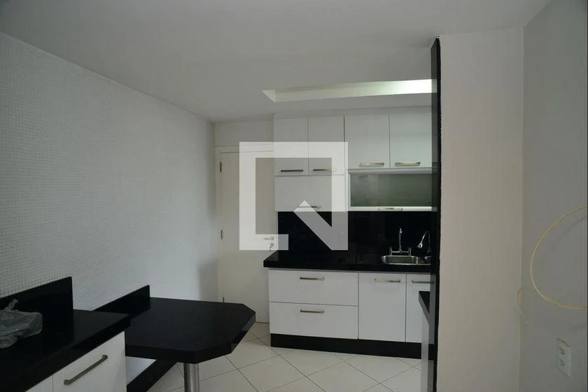 3-bedroom apartment with a walk-in closet — photo 19