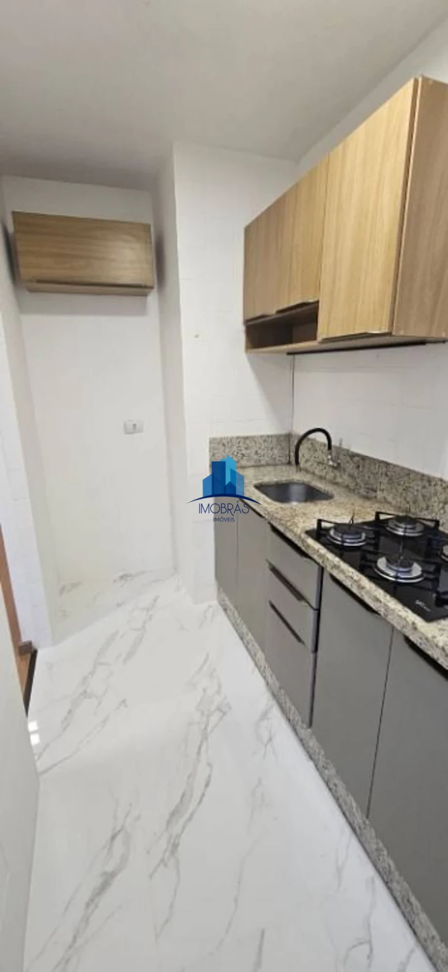 Wood or laminate floors in a one-bedroom apartment, 35 m² — photo 6