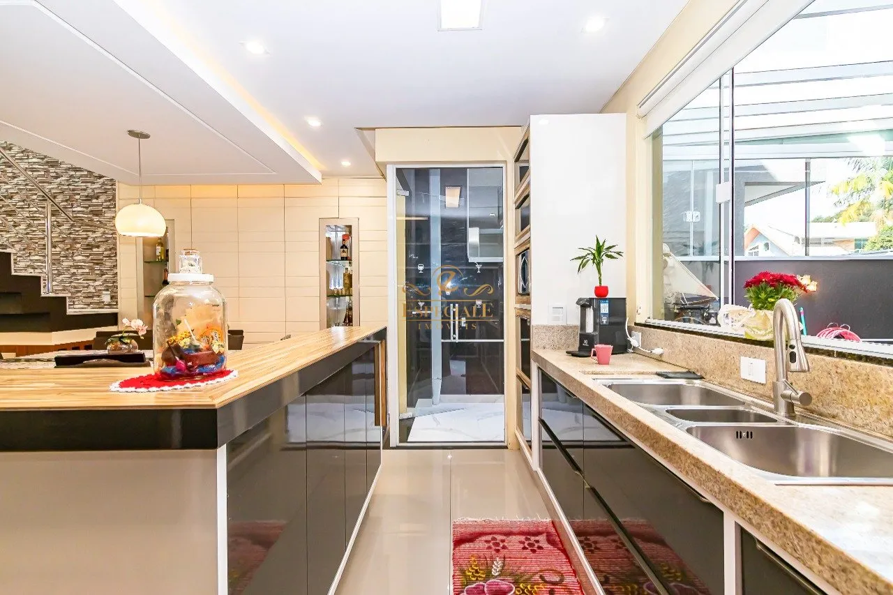 Furnished house with 4 bedrooms and open-plan kitchen — photo 14