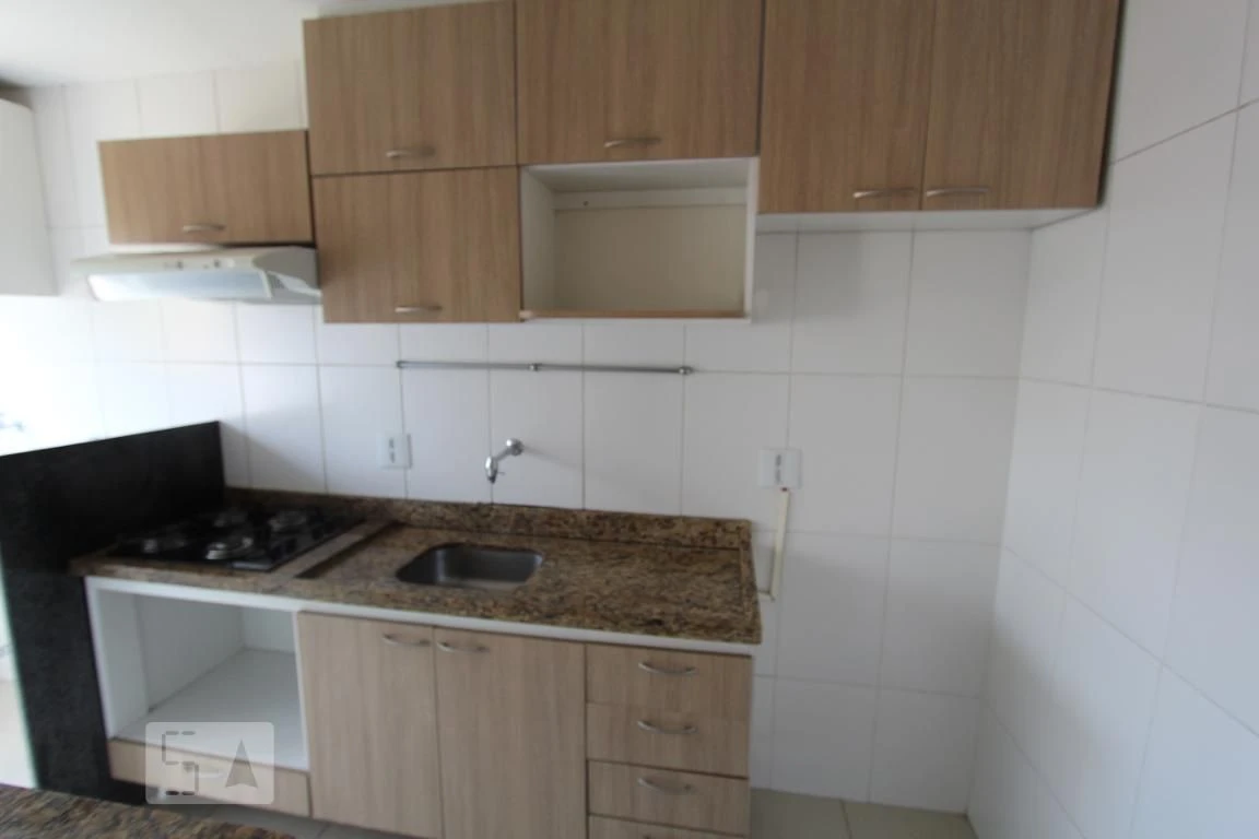 2-bedroom apartment with a bathtub — photo 2