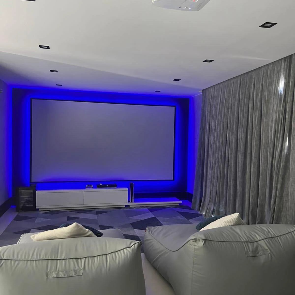 Casa de 600 m² com 4 suítes e 9 banheiros — photo 2