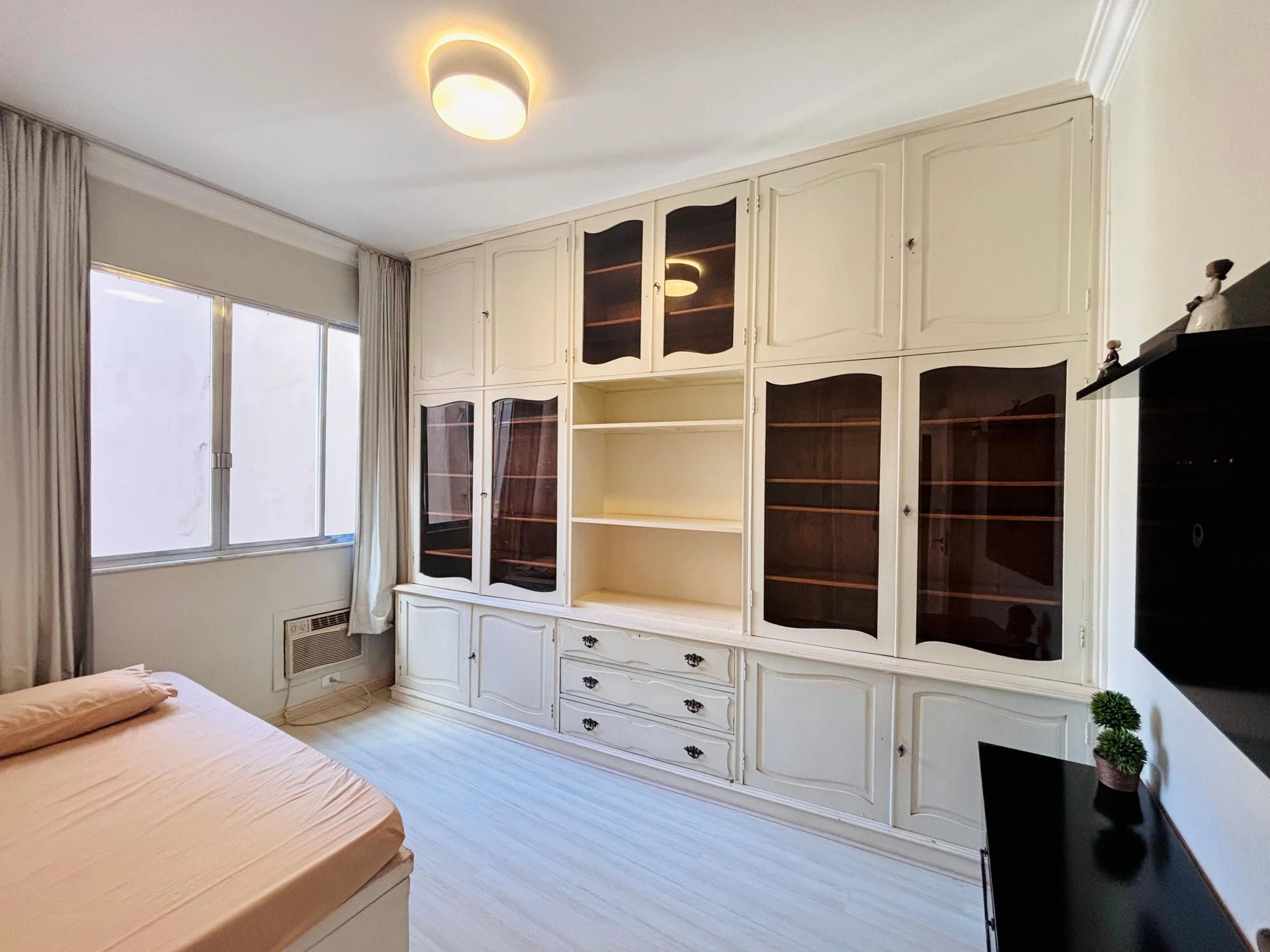 Mountain view in a 3-bedroom apartment, 120 m² — photo 20