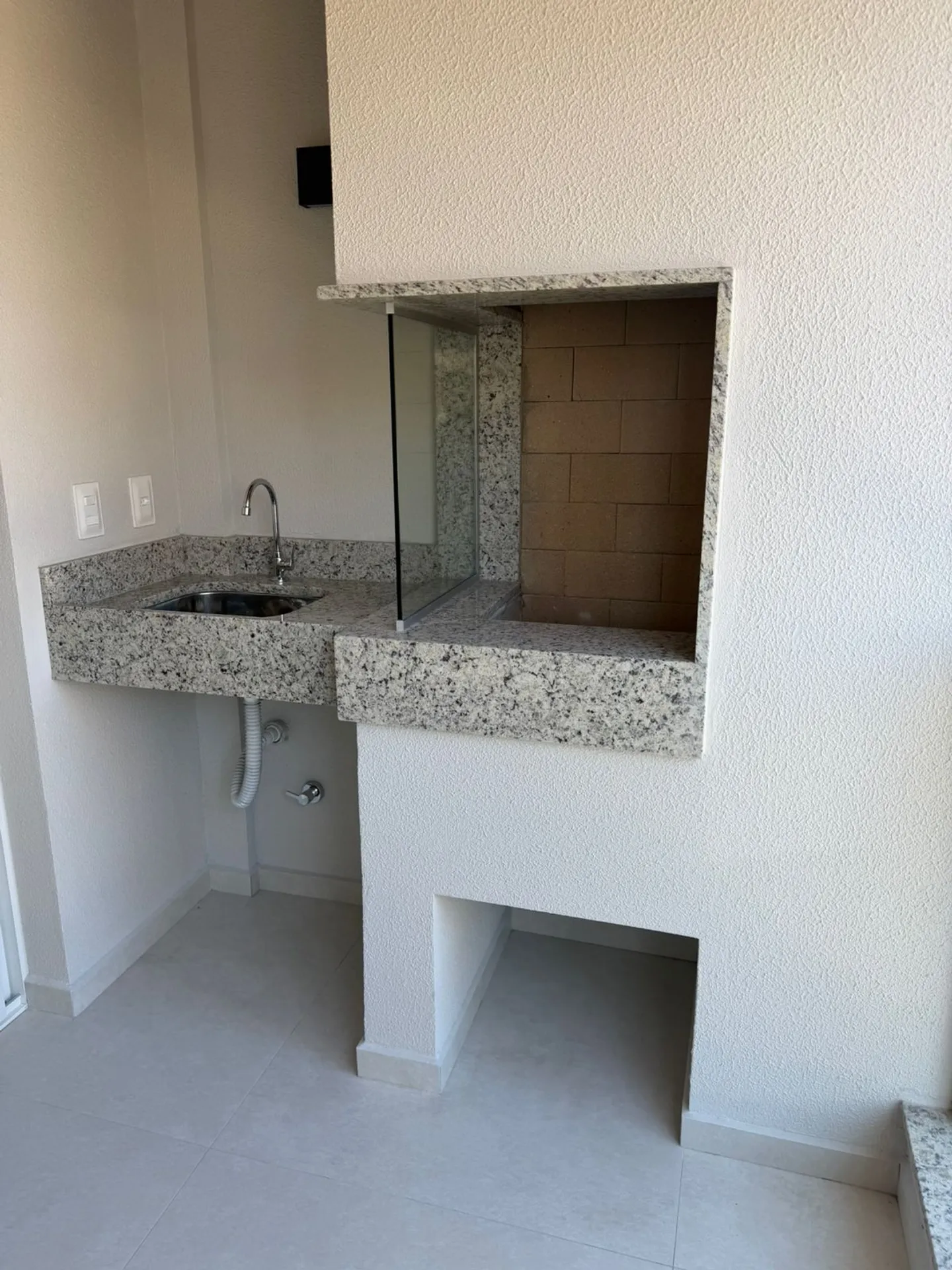 Мебльована квартира 79 м² з 2 спальнями та балконом — photo 17