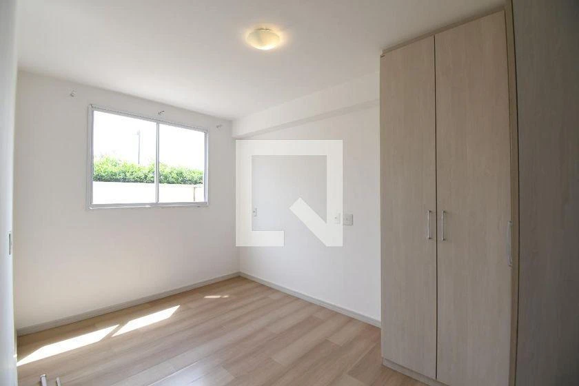 Wood or laminate floors in a 2-bedroom apartment, 86 m² — photo 2