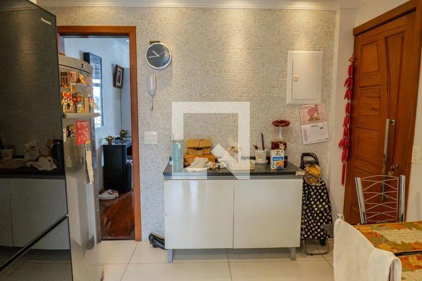 Furnished apartment with 4 bedrooms and 200 m² — photo 25