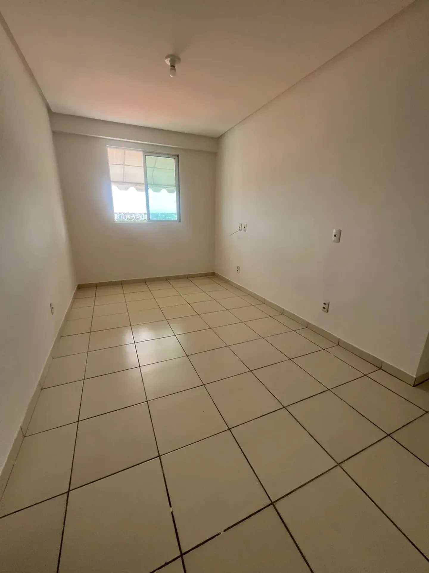 Apartamento de 50 m² com 2 quartos e cozinha separada