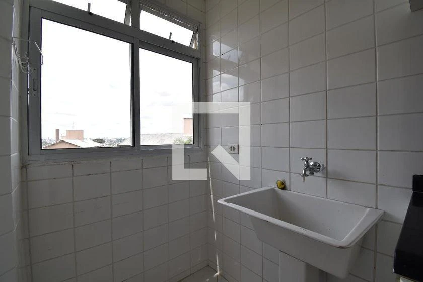 3-bedroom apartment in a building with a pool — photo 13