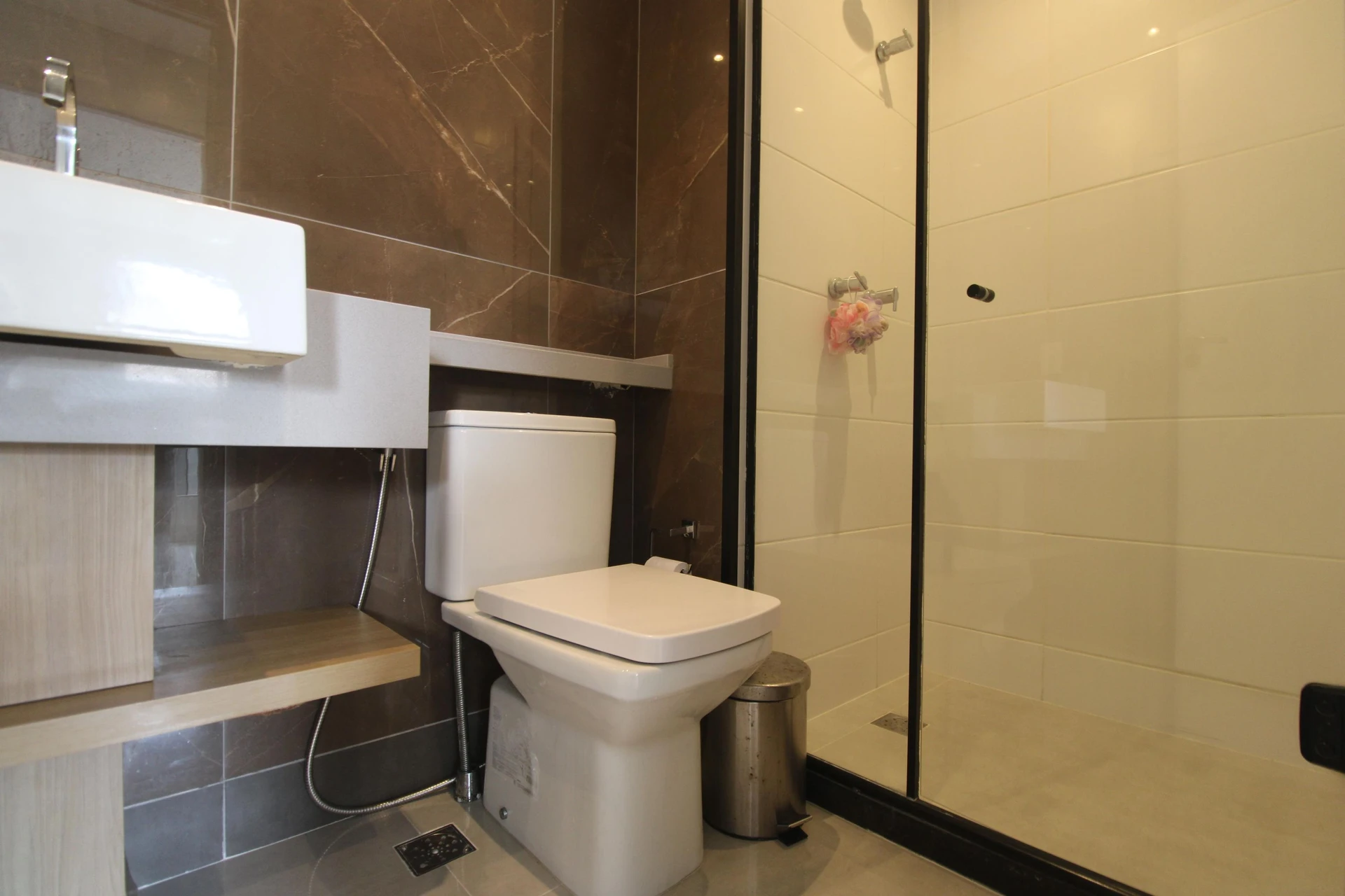 2-bedroom apartment in a building with a sauna — photo 43