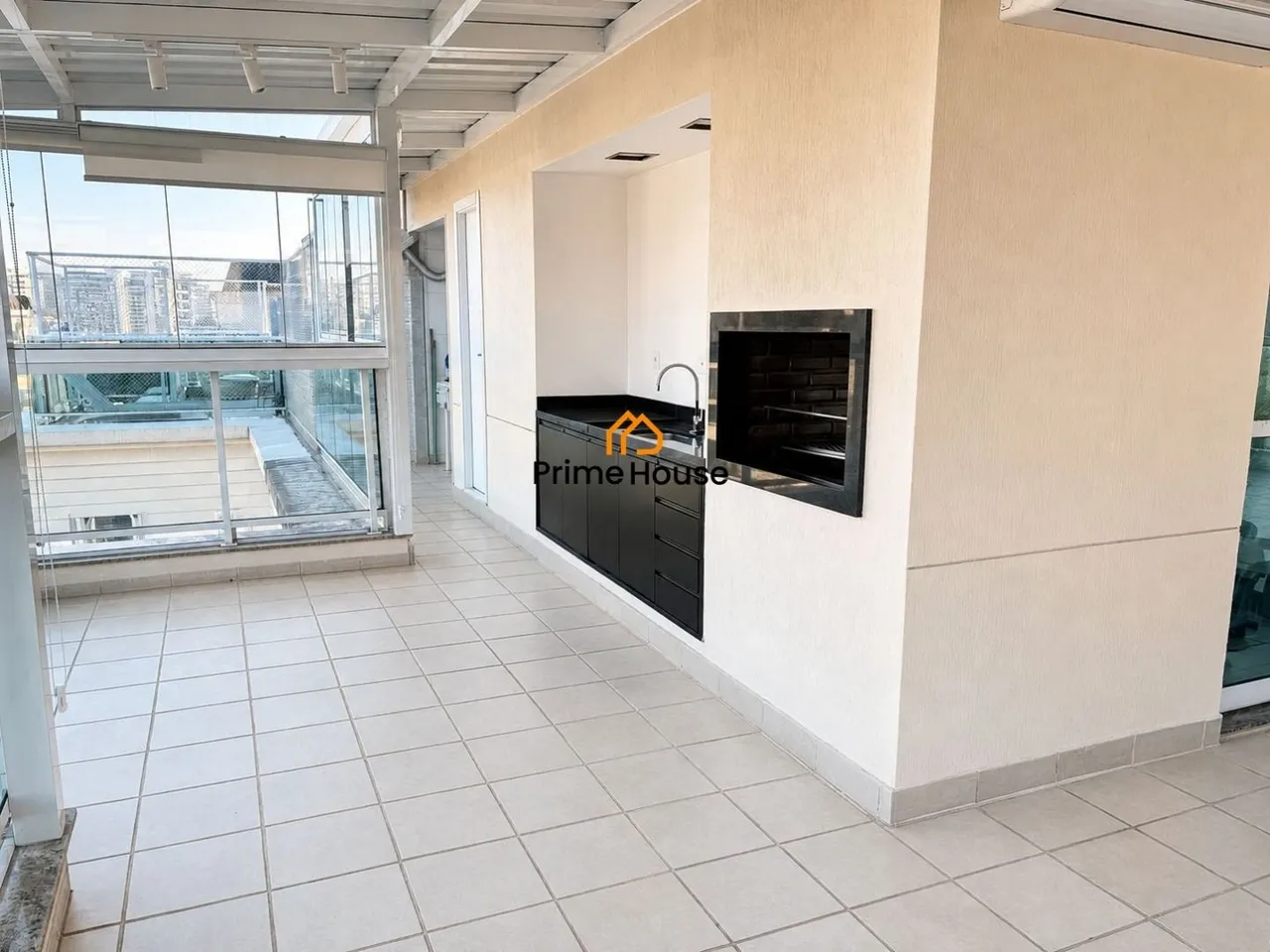 313 m² apartment with 5 bedrooms and 5 bathrooms — photo 4
