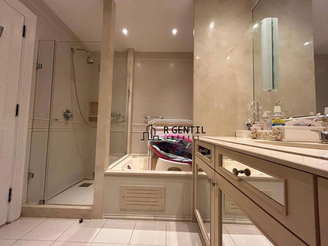 430 m² apartment with 4 bedrooms and 5 bathrooms — photo 19