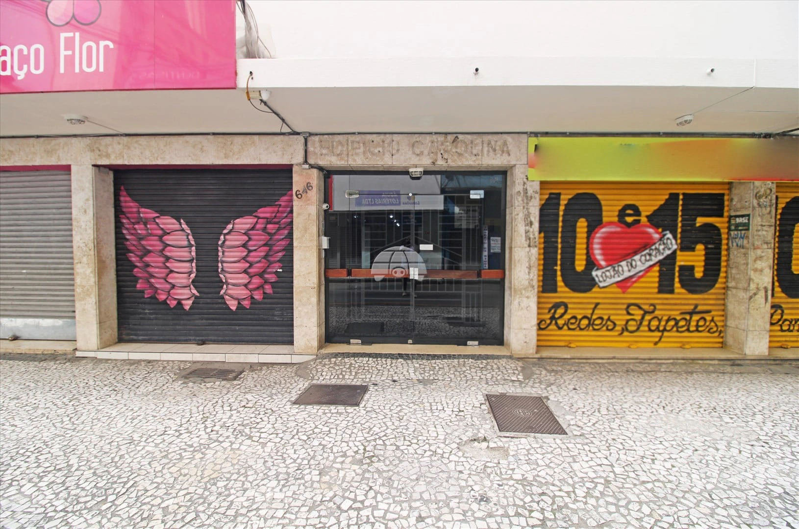 2-bedroom apartment with wood or laminate floors in Curitiba — photo 7