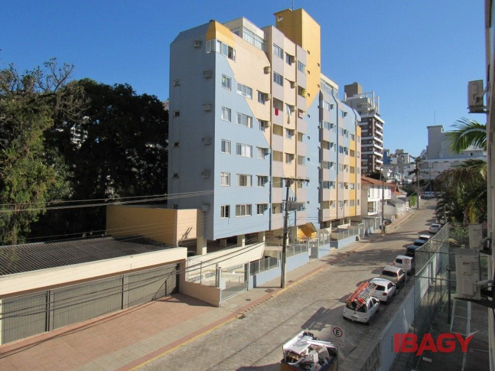 3-bedroom apartment with a separate kitchen 80 m² — photo 13