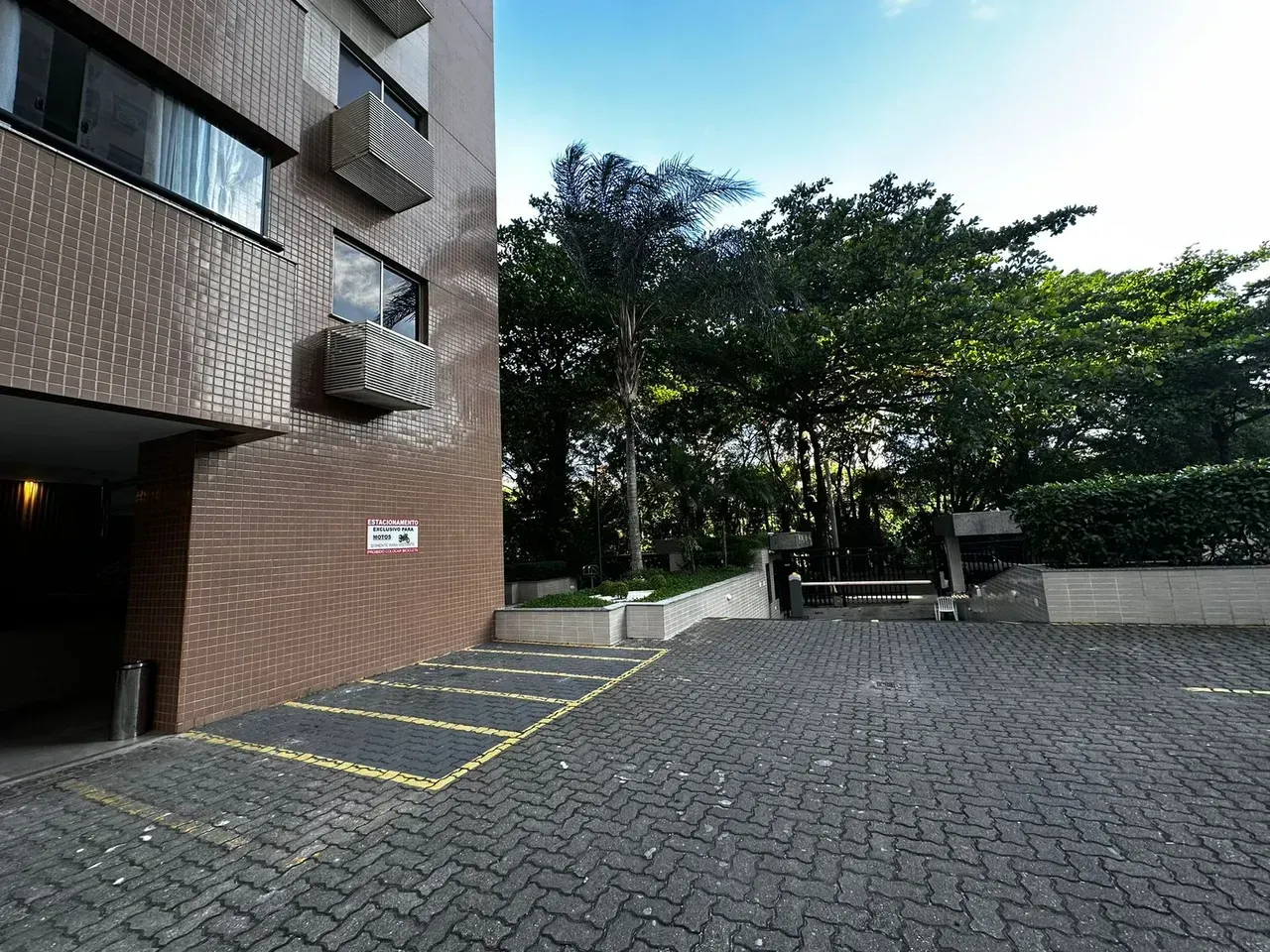 Furnished duplex apartment with a balcony grill — photo 23