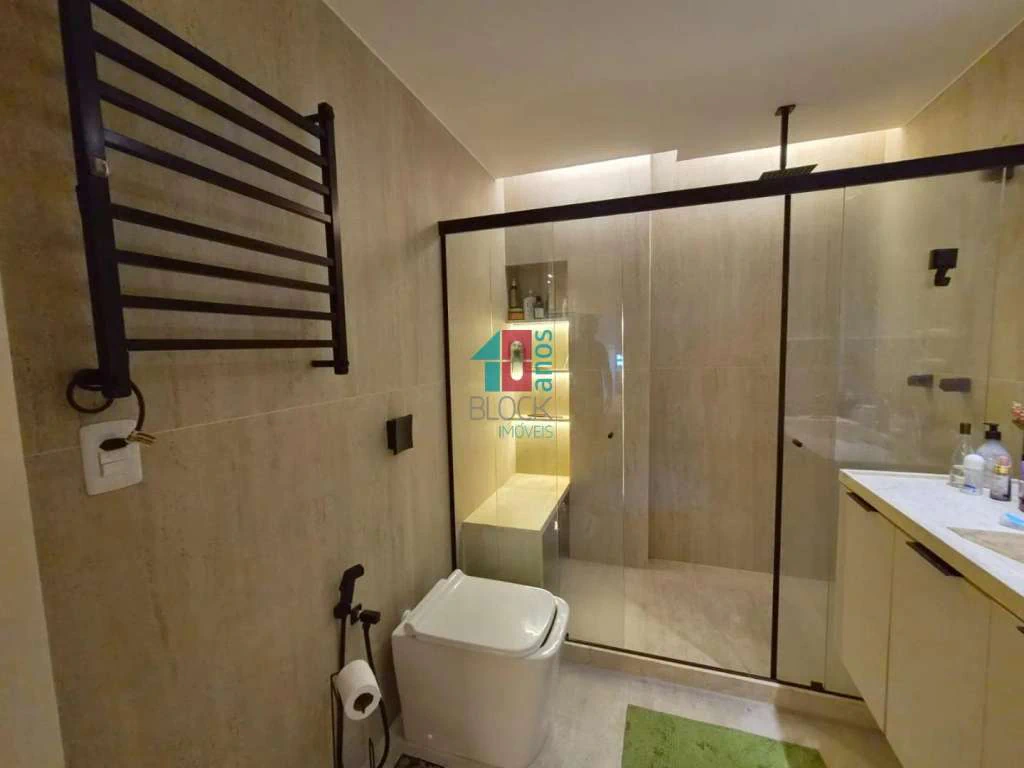 Furnished apartment, 470 m², with floor-to-ceiling windows — photo 2