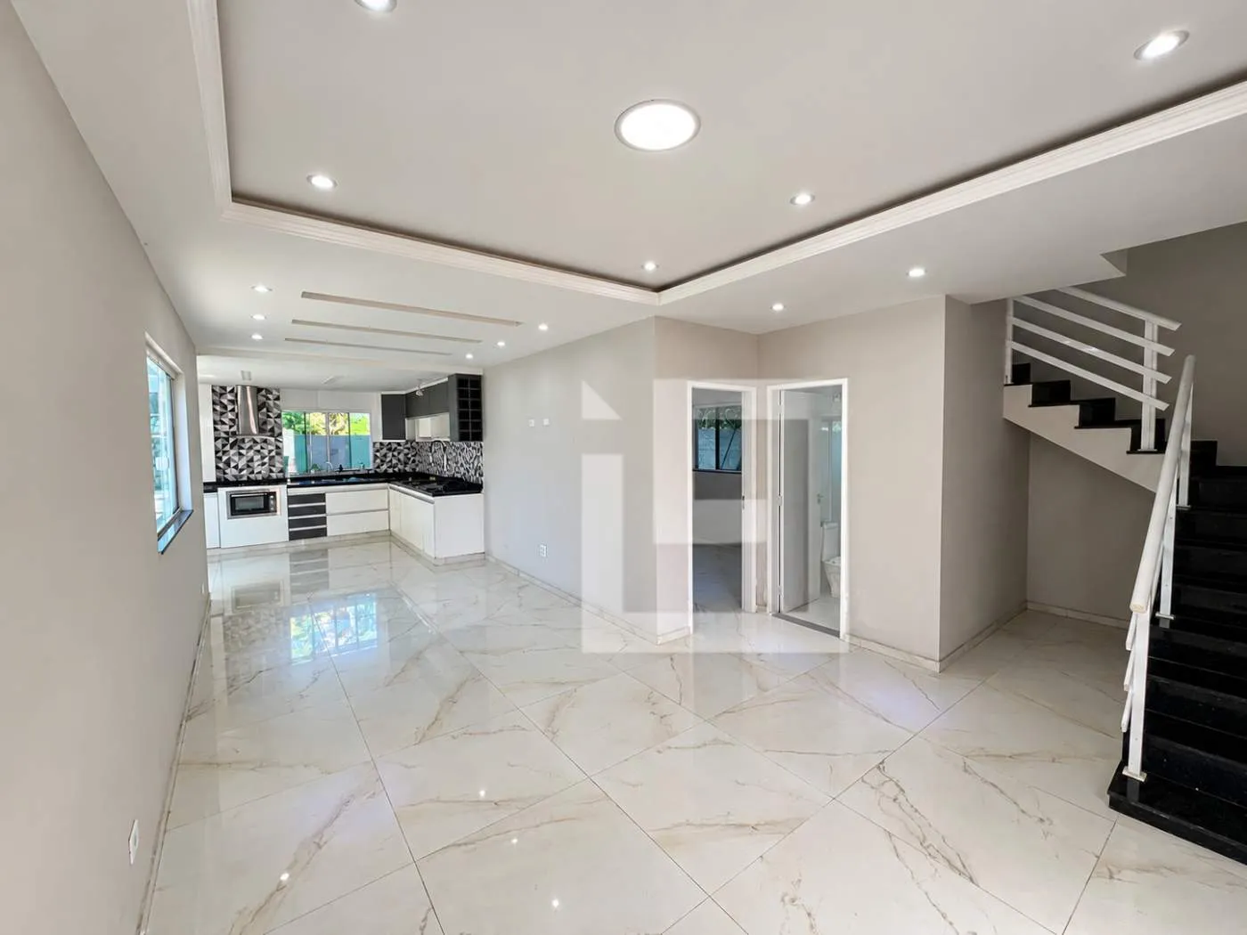 Casa, 220 m², com closet — photo 6