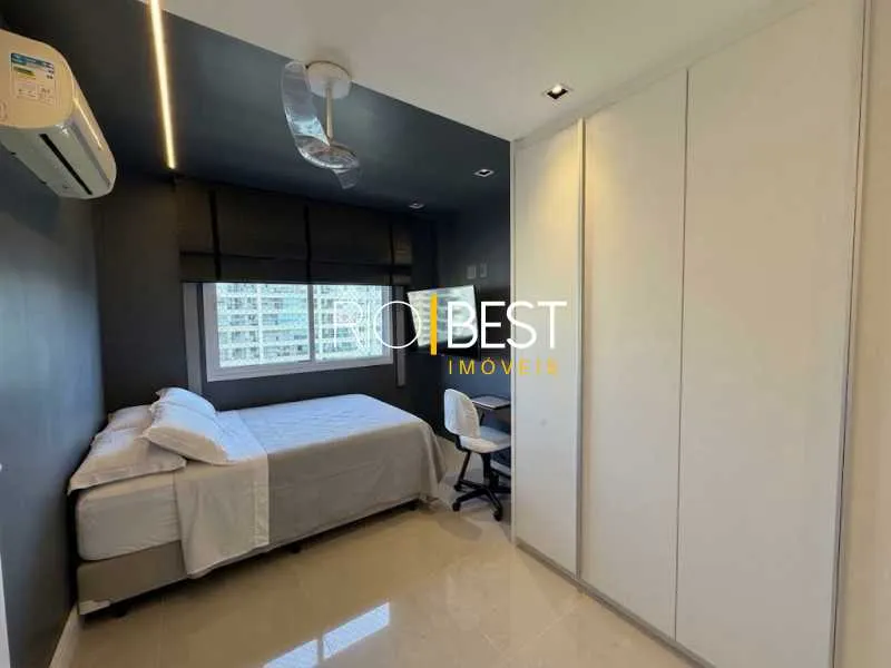 Floor-to-ceiling windows in a 4-bedroom apartment, 385 m² — photo 19