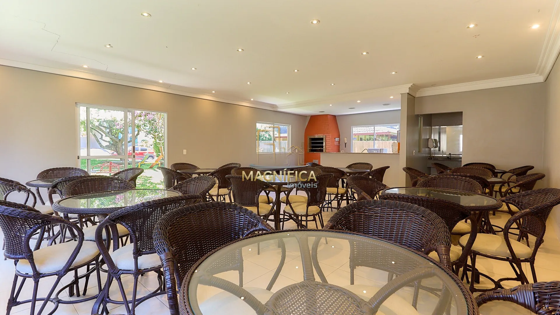 House with 4 bedrooms and 3 en-suite suites, 4 parking spaces — photo 72