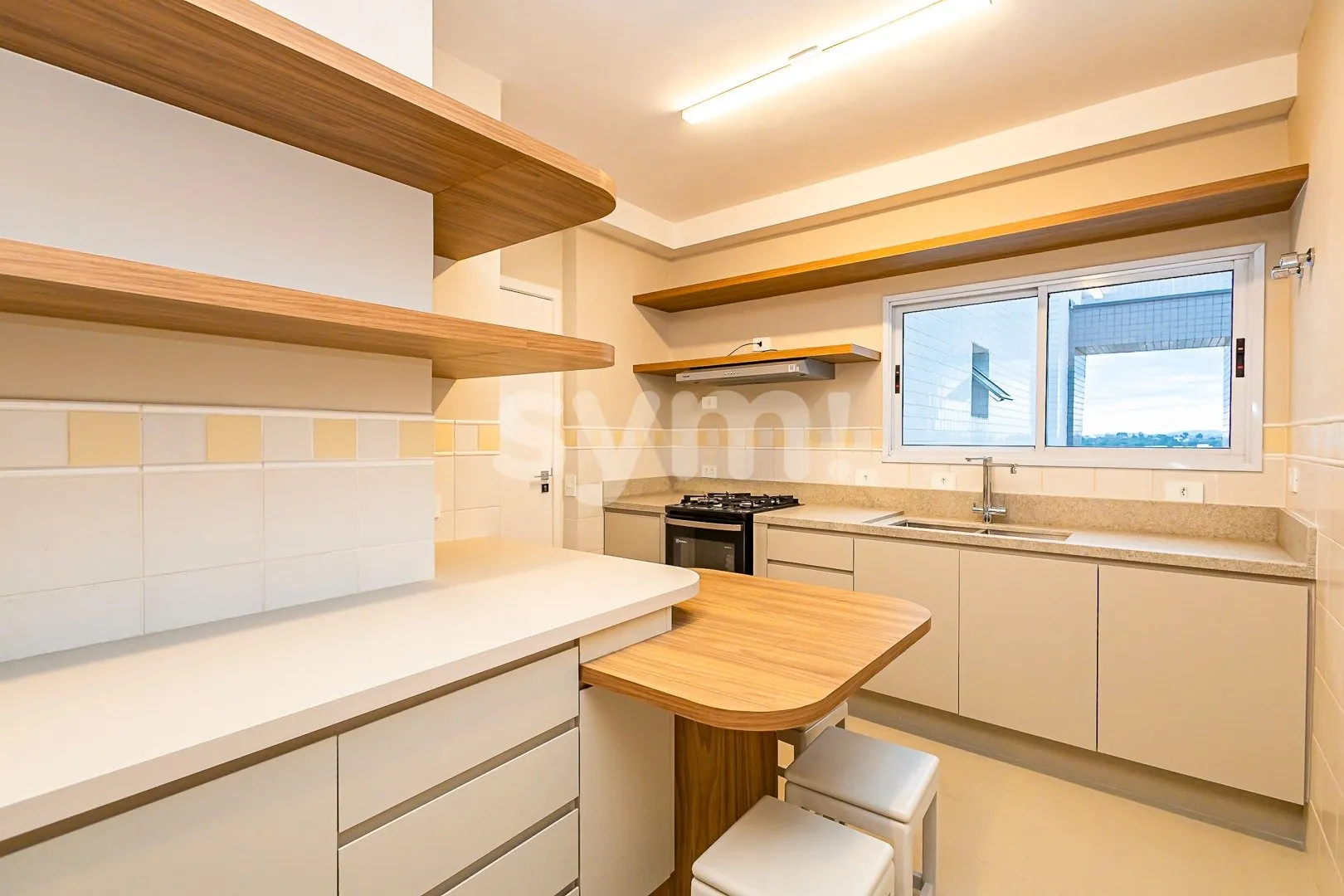 2-bedroom apartment with fitted kitchen and 2 parking spots — photo 11