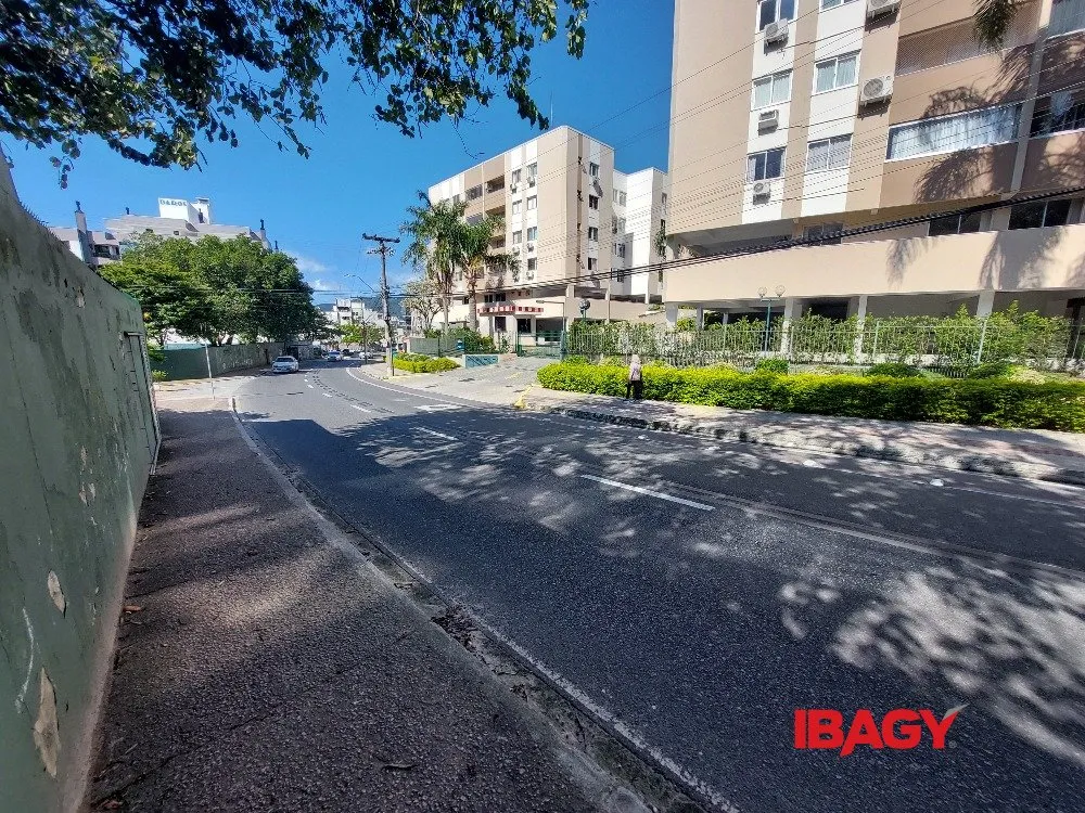 Apartamento amueblado con 3 dormitorios, 117 m² y 2 baños — photo 34