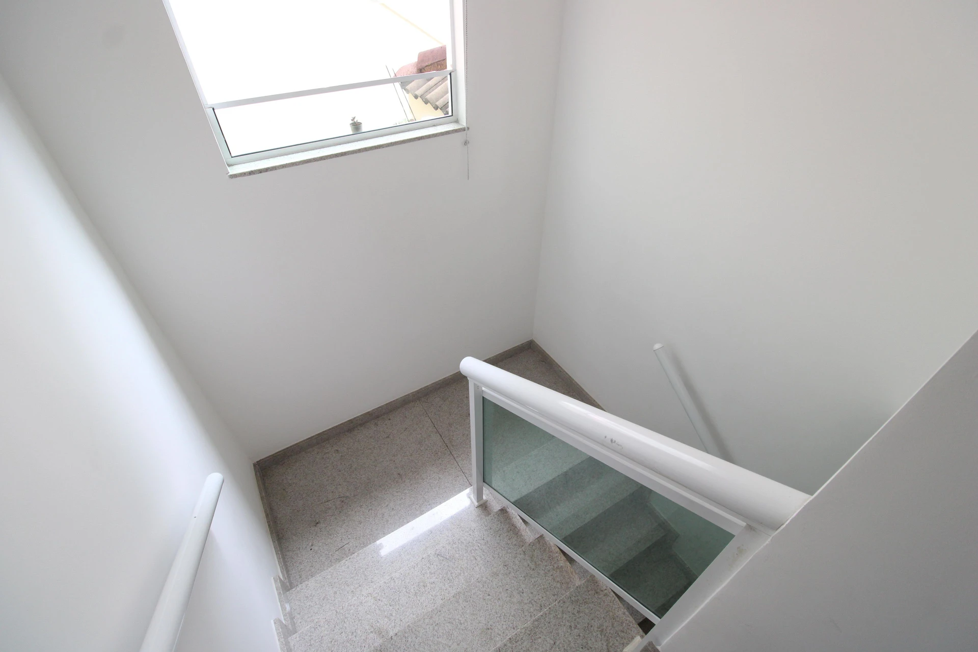 Casa mobiliada com 3 suítes e cozinha aberta com fogão a gás — photo 63
