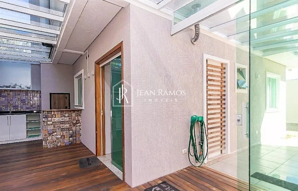Bathtub in a 3-bedroom house, 115 m² — photo 24