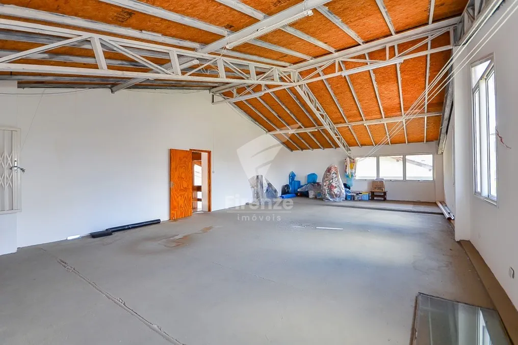 424 m² house with 3 en-suite bedrooms and 4 parking spots — photo 47