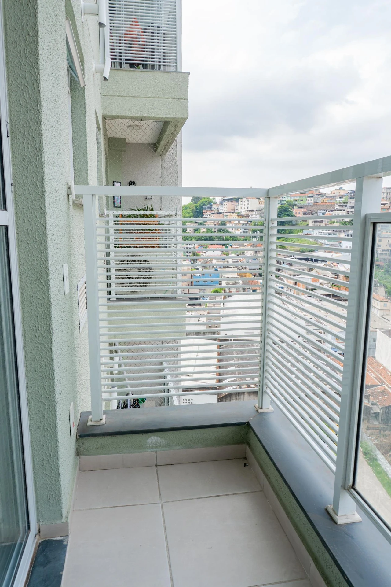2-bedroom apartment with a mountain view in Rio de Janeiro — photo 11
