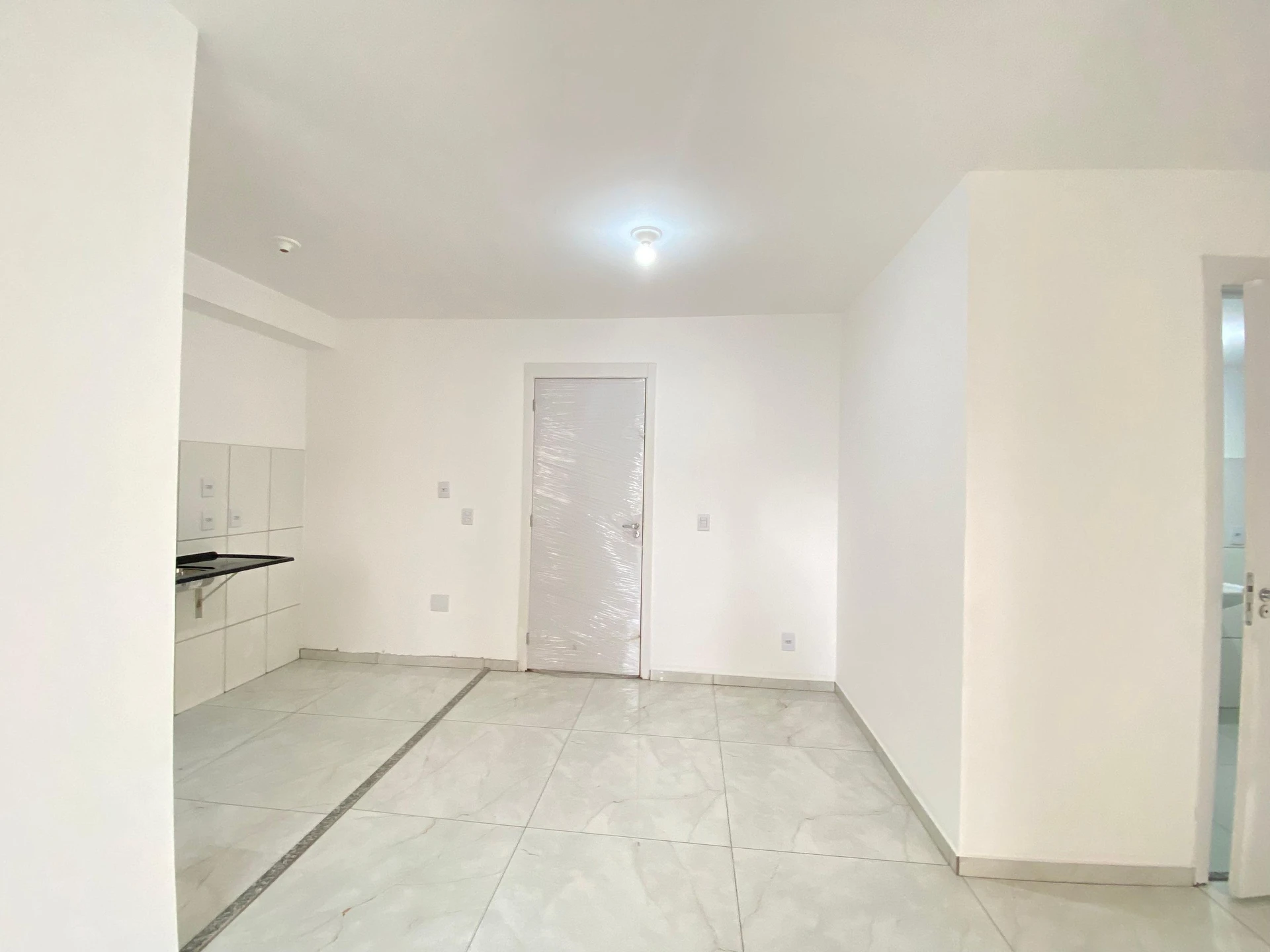 Rental apartment with 2 bedrooms and 4 parking spaces — photo 2